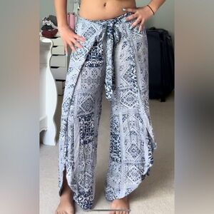 Flowy blue and white beach pants